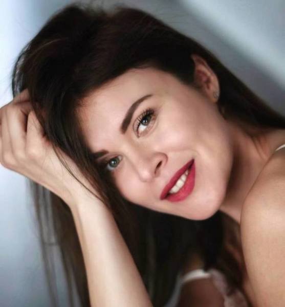 Yanina  B. – Schauspiel Sedcard-Foto 2 bei JustInCast