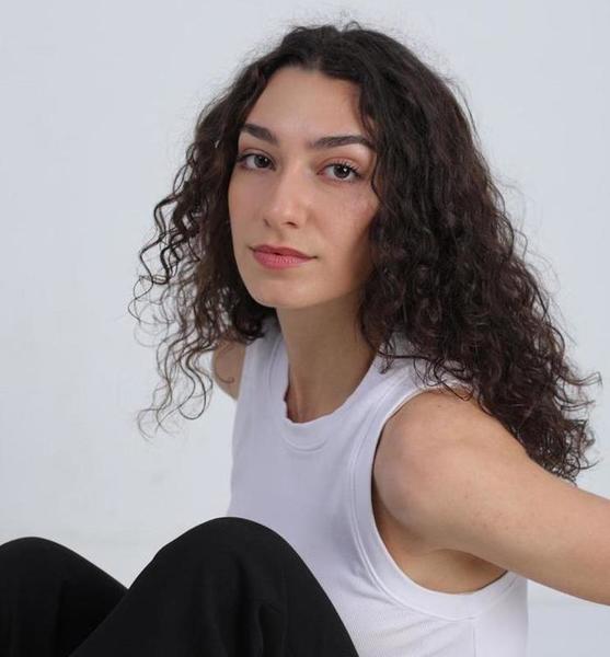 Sara K. – Schauspiel Sedcard-Foto 5 bei JustInCast