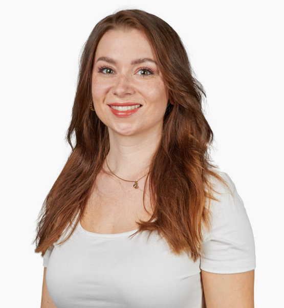 Lara S. – Acting sedcard image 2 at JustInCast
