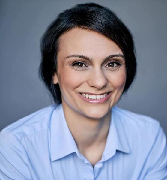 Eleni T. – Schauspiel Sedcard-Foto 2 bei JustInCast