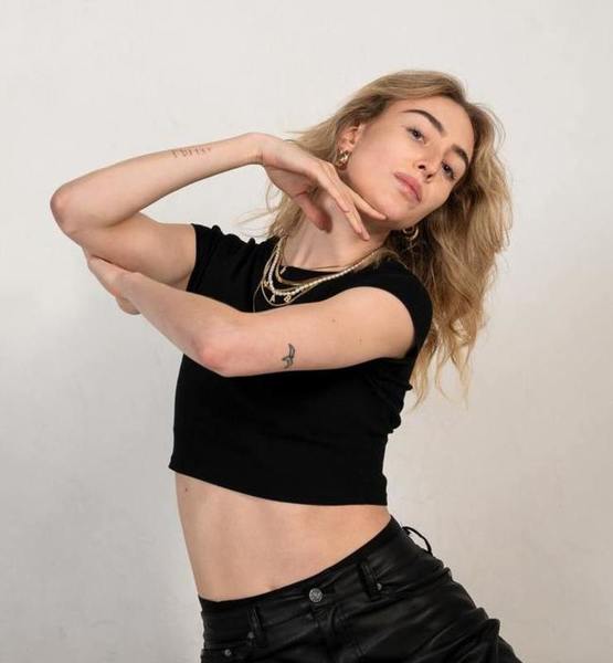 Miriam R. – Tanz Sedcard-Foto 4 bei JustInCast