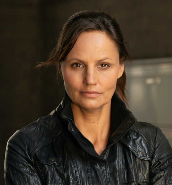 Stephanie V. – Schauspiel Sedcard-Foto 4 bei JustInCast