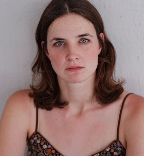 Nele M. – Schauspiel Sedcard-Foto 5 bei JustInCast