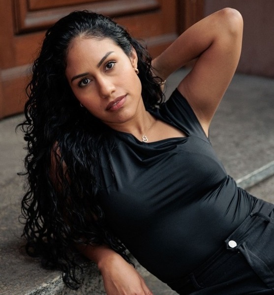 Gabriela N. – Schauspiel Sedcard-Foto 3 bei JustInCast