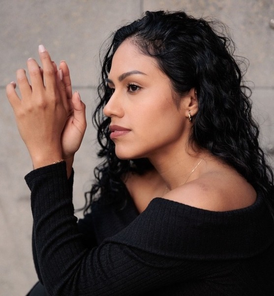 Gabriela N. – Schauspiel Sedcard-Foto 4 bei JustInCast