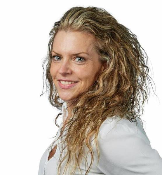 Johanna  W. – Real People Sedcard-Foto 2 bei JustInCast