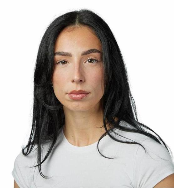 Leonie S. – Real People Sedcard-Foto 5 bei JustInCast