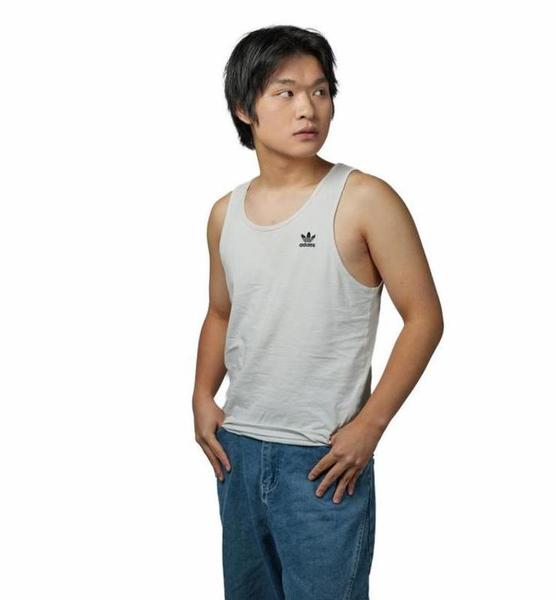 Xinhai L. – Real People Sedcard-Foto 4 bei JustInCast