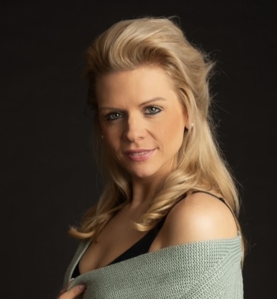 Larissa G. – Schauspiel Sedcard-Foto 4 bei JustInCast