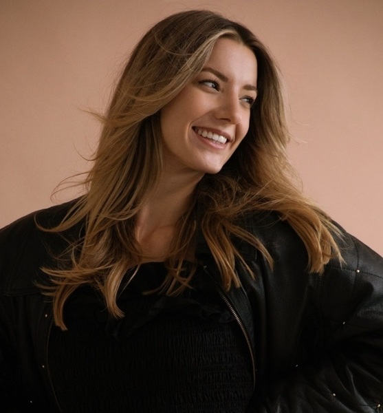 Carolin Luisa F. – Fashion Sedcard-Foto 3 bei JustInCast