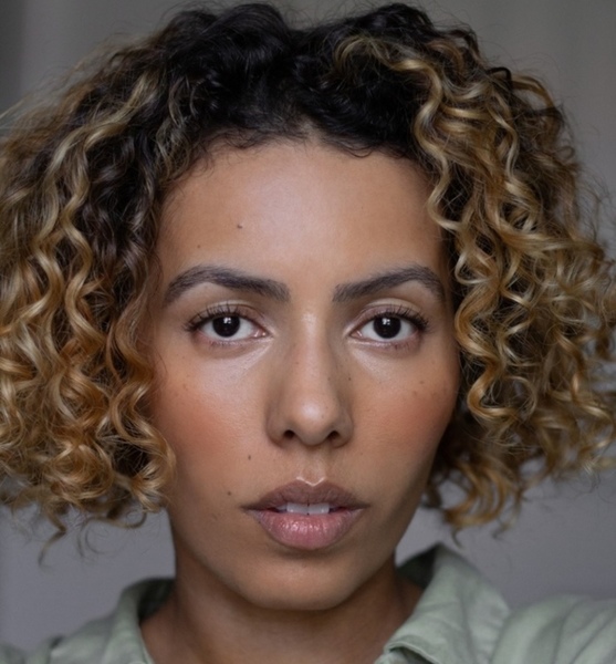 Lilly M. – Schauspiel Sedcard-Foto 3 bei JustInCast
