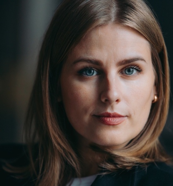 Monika O. – Schauspiel Sedcard-Foto 3 bei JustInCast