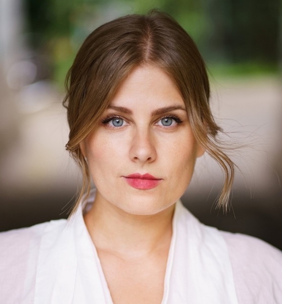 Monika O. – Schauspiel Sedcard-Foto 4 bei JustInCast
