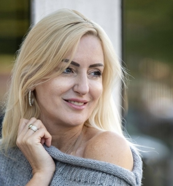Kinga W. – Schauspiel Sedcard-Foto 2 bei JustInCast