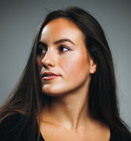 Laura S. – Fashion Sedcard-Foto 3 bei JustInCast