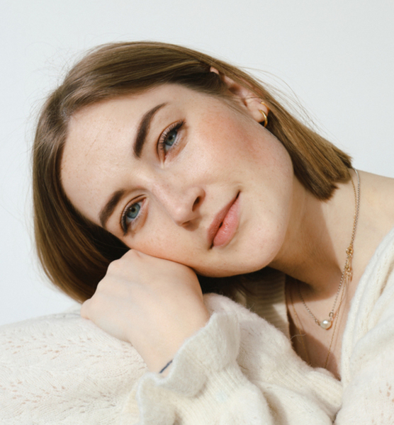 Laura H. – Fashion Sedcard-Foto 2 bei JustInCast