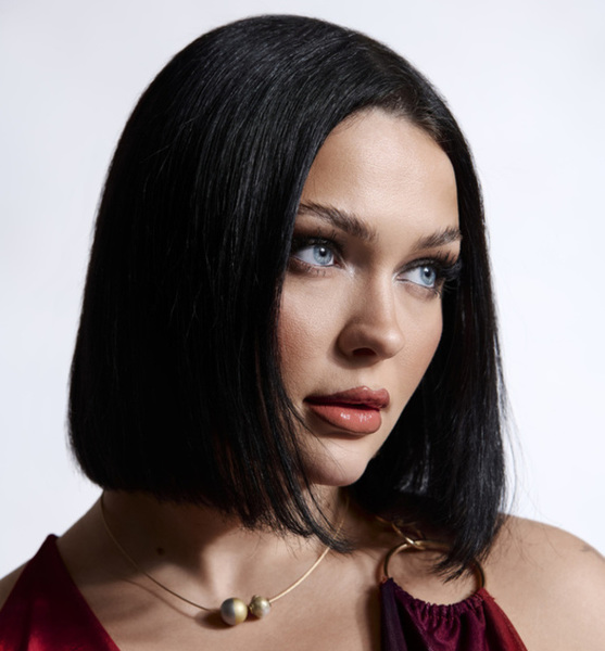 Helena B. – Tanz Sedcard-Foto 2 bei JustInCast