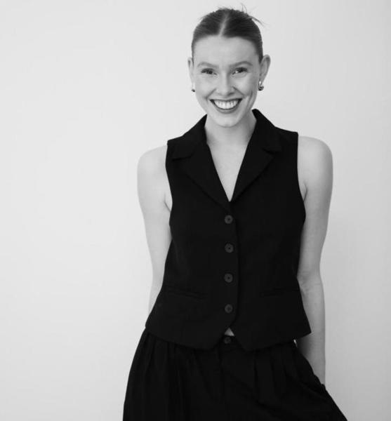 Mira U. – Fashion Sedcard-Foto 6 bei JustInCast