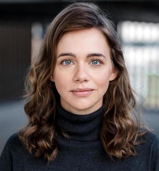 Eva Luca  K. – Schauspiel Sedcard-Foto 2 bei JustInCast