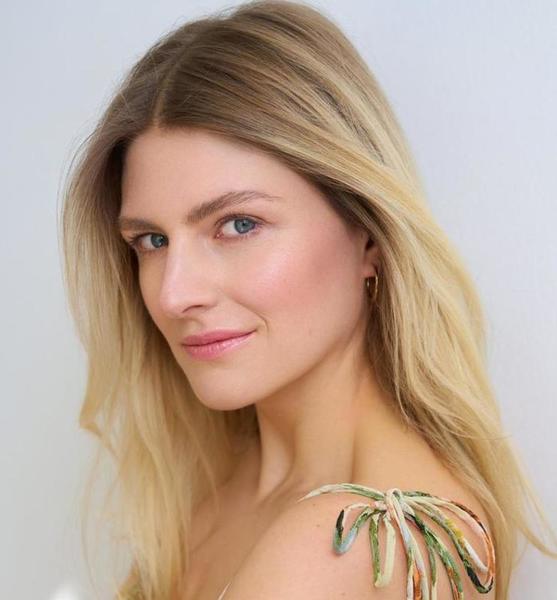 Deborah W. – Fashion Sedcard-Foto 4 bei JustInCast