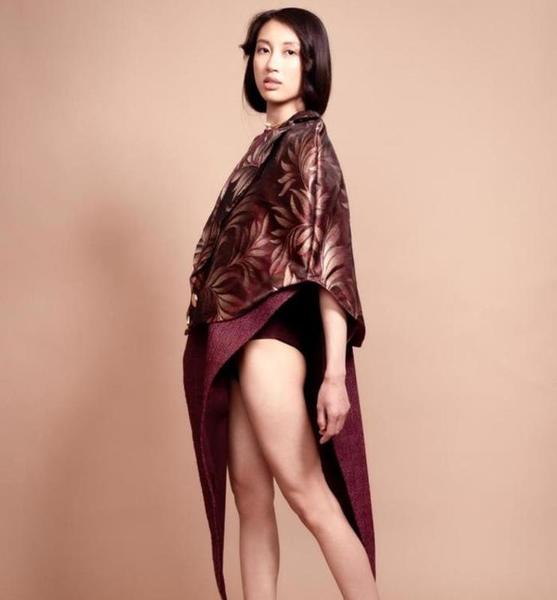 Thao Anna  D. – Fashion Sedcard-Foto 2 bei JustInCast