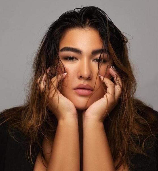 Anna Gulaab v. – Fashion Profilbild bei JustInCast