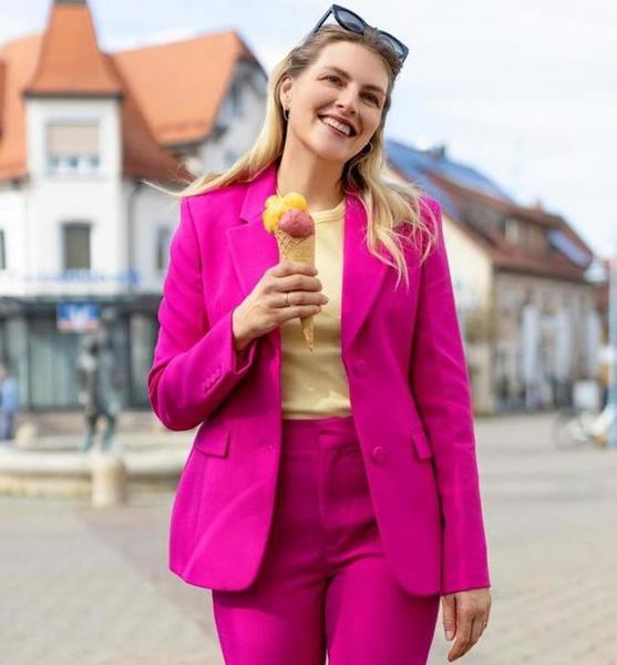 Deborah W. – Fashion Sedcard-Foto 3 bei JustInCast