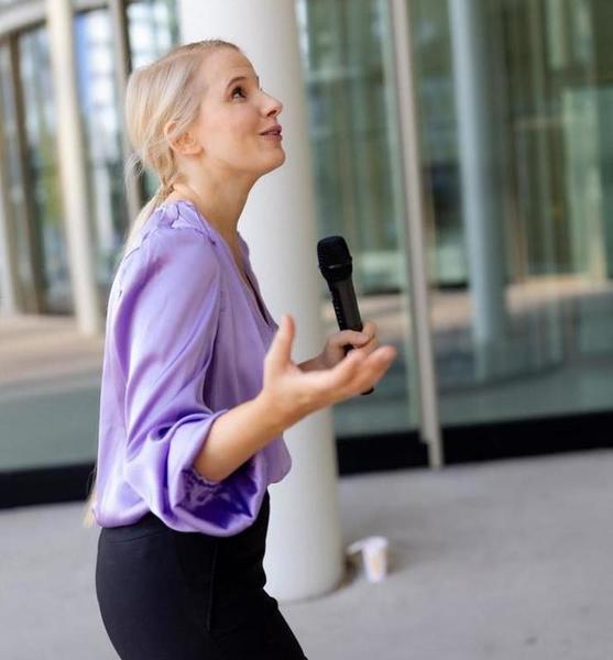 Leandra F. – Schauspiel Sedcard-Foto 4 bei JustInCast