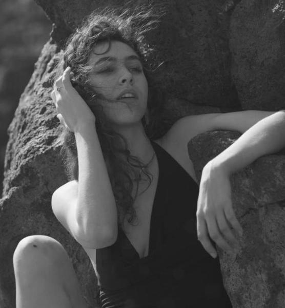 Cosima W. – Fashion Sedcard-Foto 3 bei JustInCast