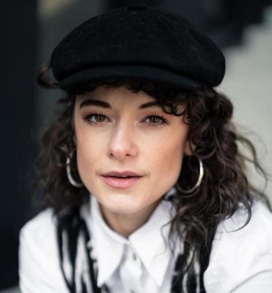 Jacqueline K. – Schauspiel Sedcard-Foto 6 bei JustInCast
