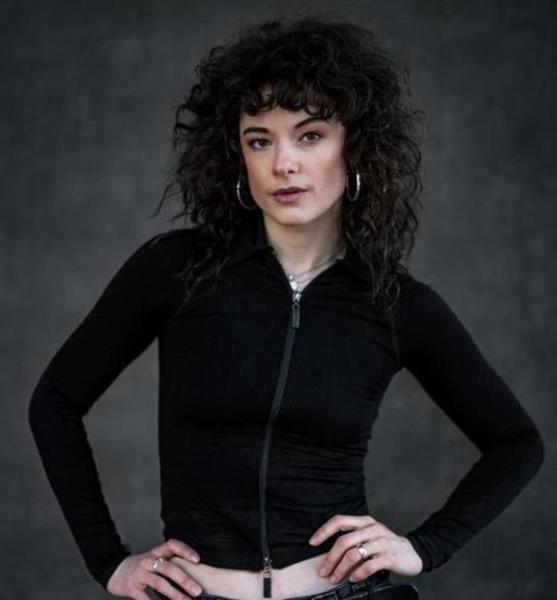Jacqueline K. – Schauspiel Sedcard-Foto 5 bei JustInCast