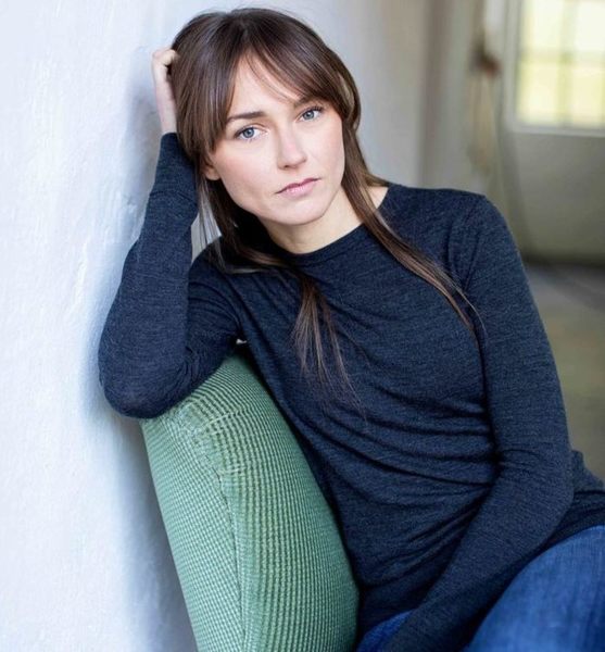 Kirsten  E. – Schauspiel Sedcard-Foto 3 bei JustInCast