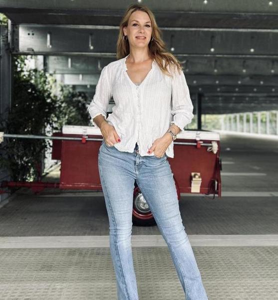 Nina B. – Schauspiel Sedcard-Foto 2 bei JustInCast