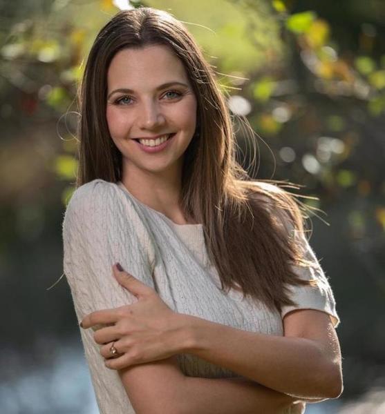 Lisa H. – Schauspiel Sedcard-Foto 5 bei JustInCast