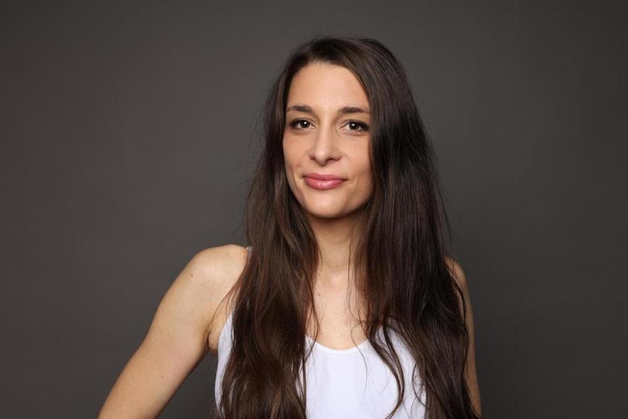 Marina J. – Fashion Sedcard-Foto 4 bei JustInCast