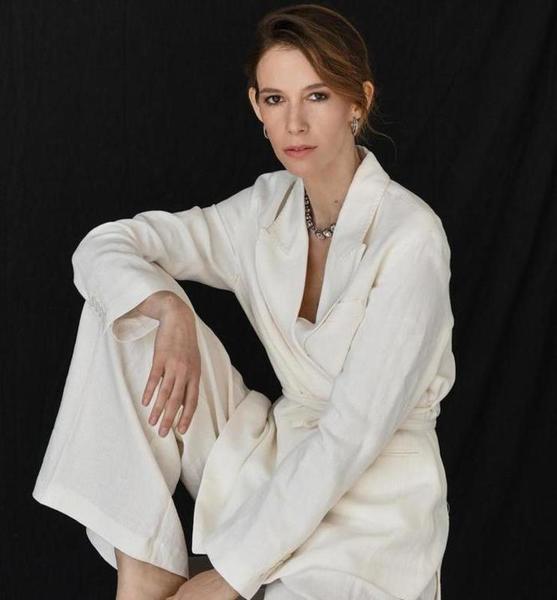 Martina K. – Fashion Sedcard-Foto 2 bei JustInCast