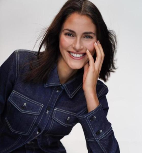 Michelle L. – Fashion Sedcard-Foto 2 bei JustInCast