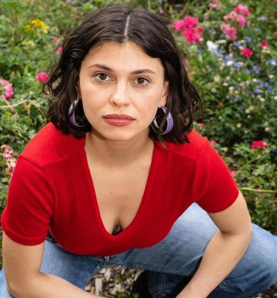 Violeta L. – Schauspiel Sedcard-Foto 4 bei JustInCast