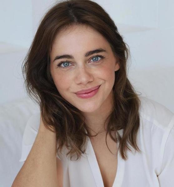 Eva Luca  K. – Schauspiel Sedcard-Foto 5 bei JustInCast