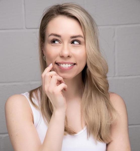 Kristina  K. – Fashion Sedcard-Foto 3 bei JustInCast