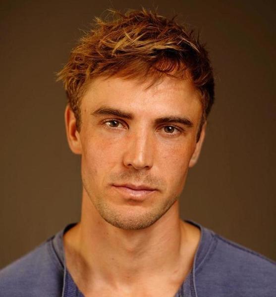 Simon W. – Fashion Sedcard-Foto 2 bei JustInCast