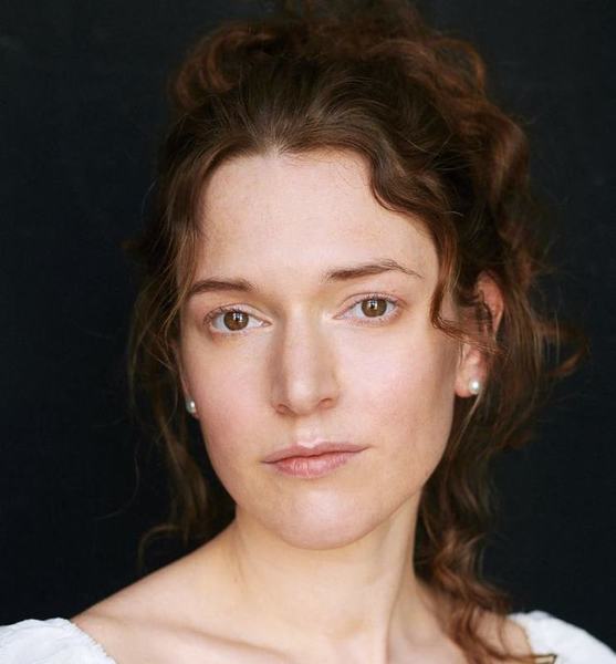 Aurelia L. – Schauspiel Sedcard-Foto 5 bei JustInCast