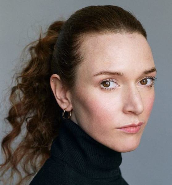 Aurelia L. – Schauspiel Sedcard-Foto 2 bei JustInCast