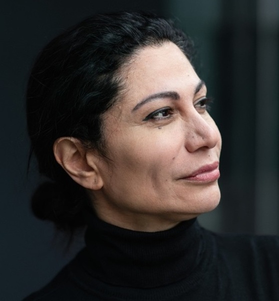 Aysel H. – Schauspiel Sedcard-Foto 3 bei JustInCast