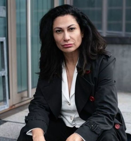 Aysel H. – Schauspiel Sedcard-Foto 4 bei JustInCast