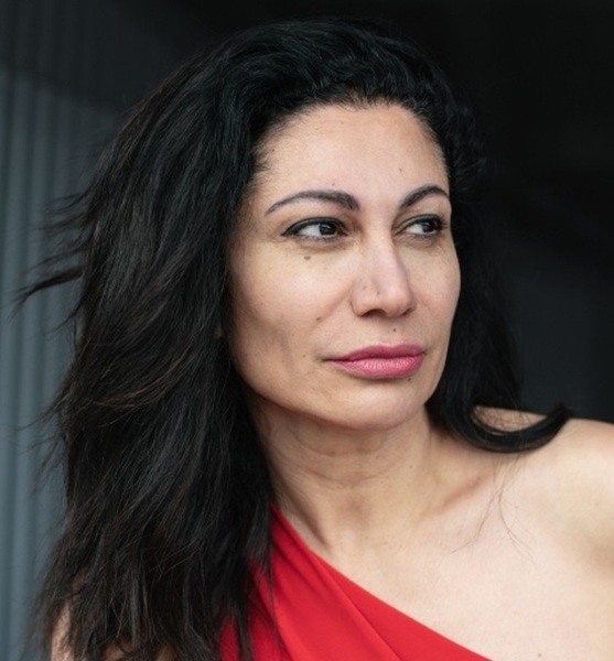 Aysel H. – Schauspiel Sedcard-Foto 5 bei JustInCast