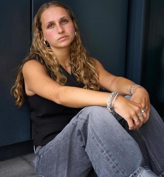 Smilla F. – Schauspiel Sedcard-Foto 3 bei JustInCast