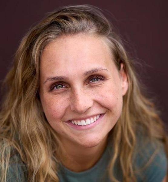 Smilla F. – Schauspiel Sedcard-Foto 2 bei JustInCast