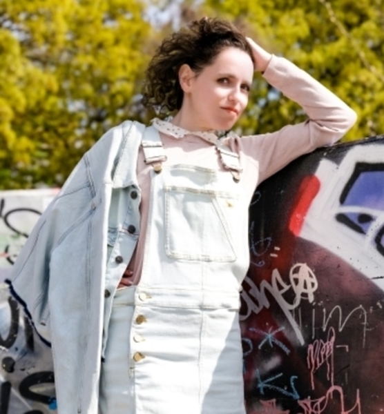Susann S. – Schauspiel Sedcard-Foto 4 bei JustInCast