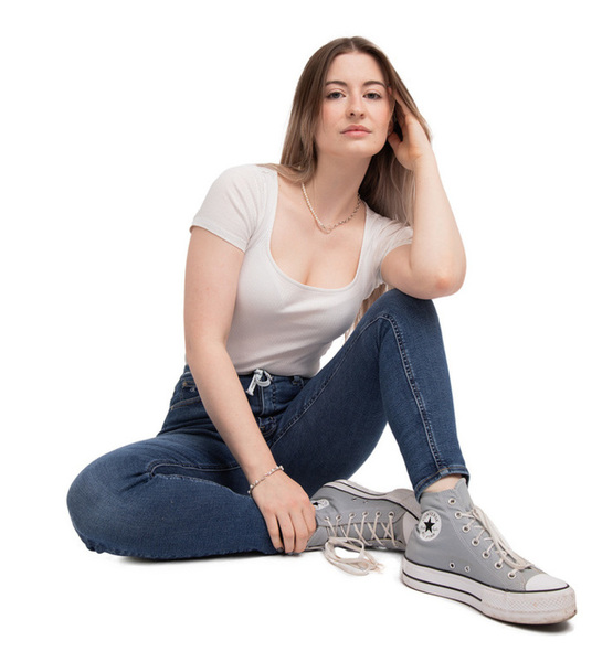 Lisa Emelie W. – Real People Sedcard-Foto 2 bei JustInCast